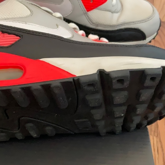 Nike Air Max 90 iD Women's Shoe - Picture 2 of 4